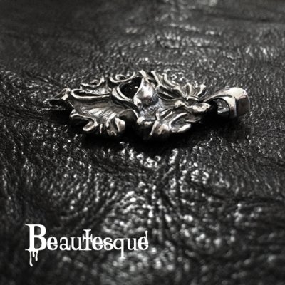 義眼のティアドロップシルバーペンダント|ビュウテスク