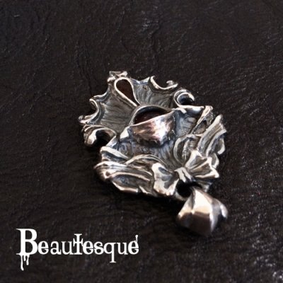 義眼のティアドロップシルバーペンダント|ビュウテスク