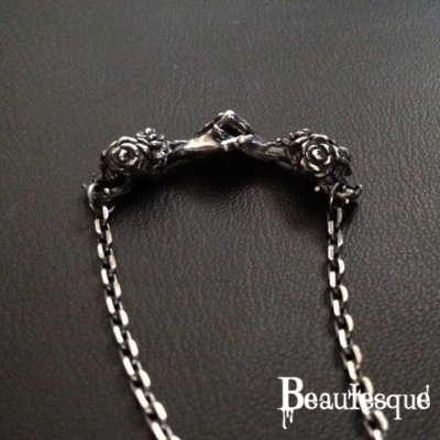 薔薇と願いのシルバーネックレス|ビュウテスク