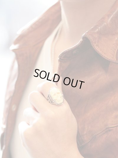 ジョニーデップ愛用アクセサリー「リーダウニー」ラージスカルリング(マンモスの牙)