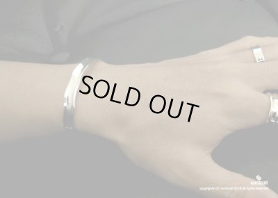 シンプルでお洒落なシルバーバングル｜cooldust