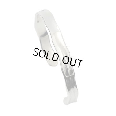 シンプルでお洒落なシルバーバングル｜cooldust