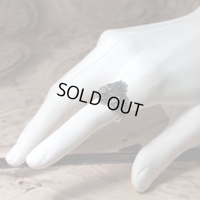 グリフィンのシルバーリング。鷲と獅子の身体を併せ持つ伝説の生物｜Guardia/ガルディア