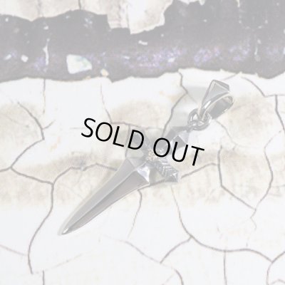 シンプルなダガーペンダント｜Guardia/ガルディア