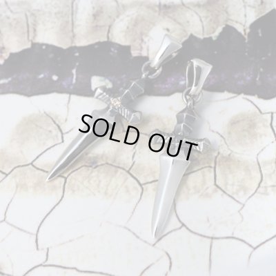 シンプルなダガーペンダント｜Guardia/ガルディア