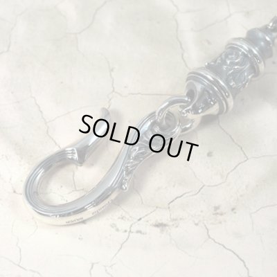 ガルディアのシルバーウォレットチェーン。月桂樹に身を変えた女性ダフネをモチーフとした作品