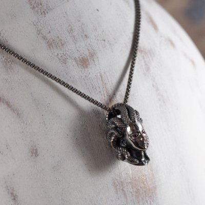 メデューサのシルバーペンダント|Guardia/ガルディア