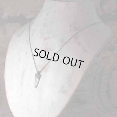 鏃（やじり）のシルバーペンダント「アローヘッド」｜Guardia/ガルディア