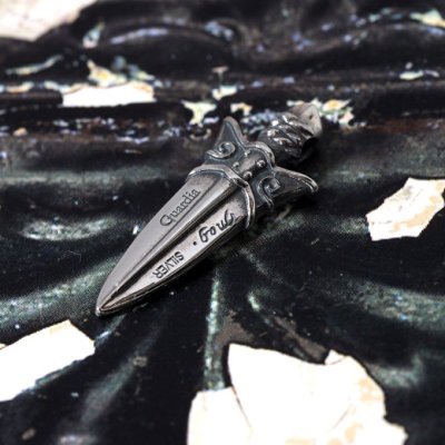 鏃(やじり)のシルバーペンダント「アローヘッド」|Guardia/ガルディア