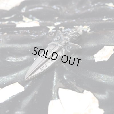 鏃（やじり）のシルバーペンダント「アローヘッド」｜Guardia/ガルディア