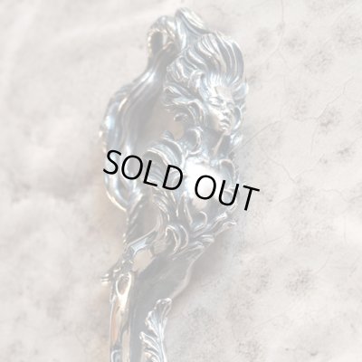 ガルディアのシルバーウォレットチェーン。月桂樹に身を変えた女性ダフネをモチーフとした作品