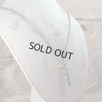 女性の彫像をモチーフにしたシルバーペンダント｜Guardia/ガルディア