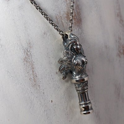 セイレーンのシルバーペンダント。美しい歌声で船乗りを惑わせる魔物|Guardia/ガルディア