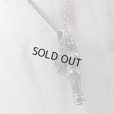 セイレーンのシルバーペンダント。美しい歌声で船乗りを惑わせる魔物｜Guardia/ガルディア