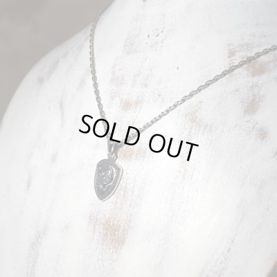 小振りな盾のシルバーペンダント｜Guardia/ガルディア