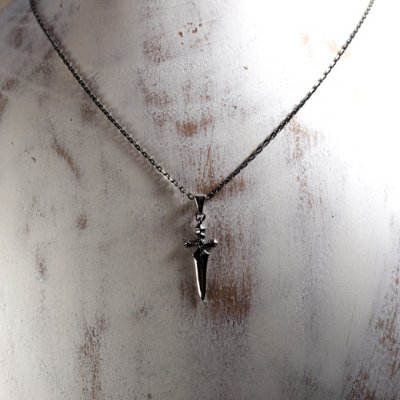 シンプルなダガーペンダント|Guardia/ガルディア