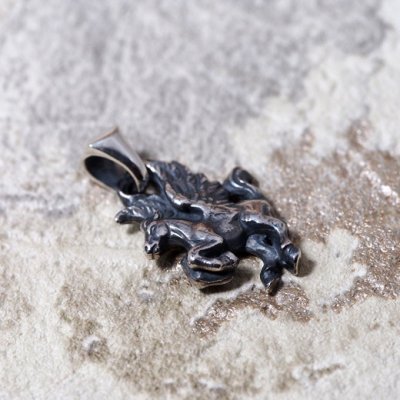 ペガサスの小振りなシルバーペンダント|Guardia/ガルディア