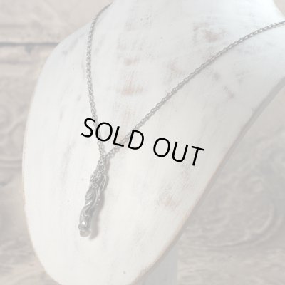 女性の彫像をモチーフにしたシルバーペンダント｜Guardia/ガルディア