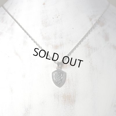 小振りな盾のシルバーペンダント｜Guardia/ガルディア