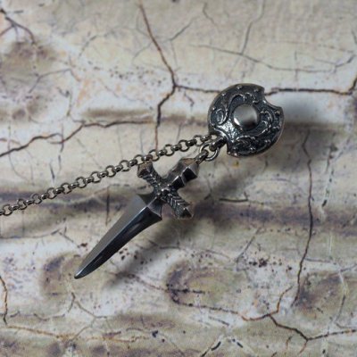 ダガーと鏃(やじり)のシルバーピアス|Guardia/ガルディア