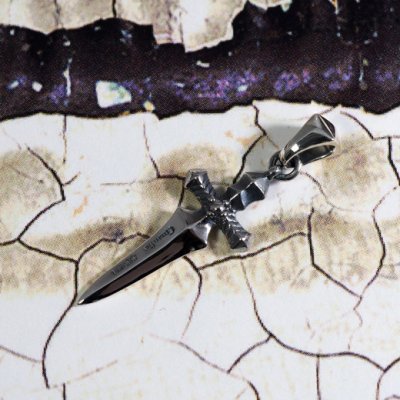 シンプルなダガーペンダント|Guardia/ガルディア