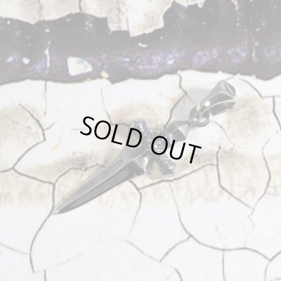 シンプルなダガーペンダント｜Guardia/ガルディア