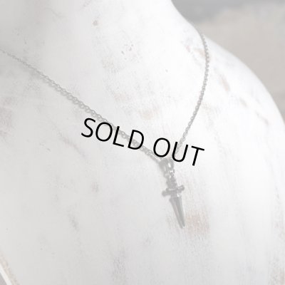 シンプルなダガーペンダント｜Guardia/ガルディア