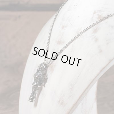 セイレーンのシルバーペンダント。美しい歌声で船乗りを惑わせる魔物｜Guardia/ガルディア