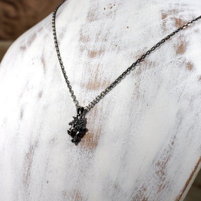 ペガサスの小振りなシルバーペンダント|Guardia/ガルディア