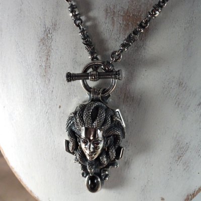 メデューサのシルバーネックレス|Guardia/ガルディア