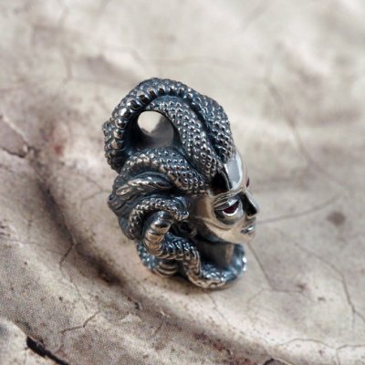 メデューサのシルバーペンダント|Guardia/ガルディア