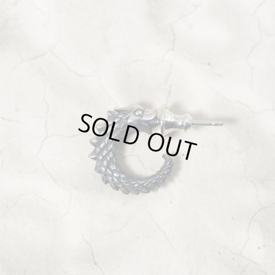 ベビーウロボロスのシルバーピアス｜Guardia/ガルディア