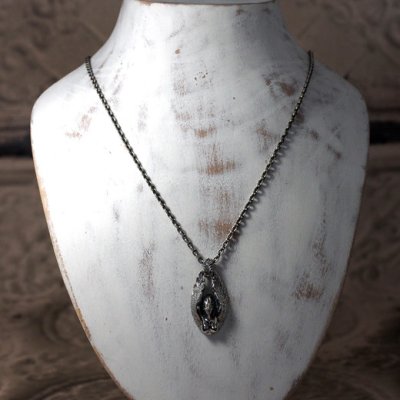 海の魔物セイレーンのシルバーネックレス|Guardia/ガルディア