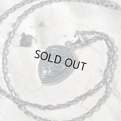 小振りな盾のシルバーペンダント｜Guardia/ガルディア