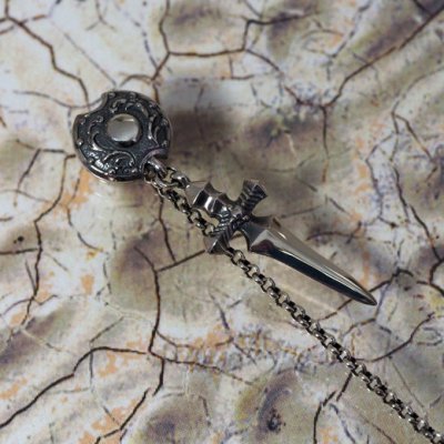 ダガーと鏃(やじり)のシルバーピアス|Guardia/ガルディア