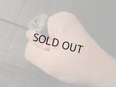 [スカルリング]ラージタナトスリング２（ブラス）/Quetzal（ケツァール）