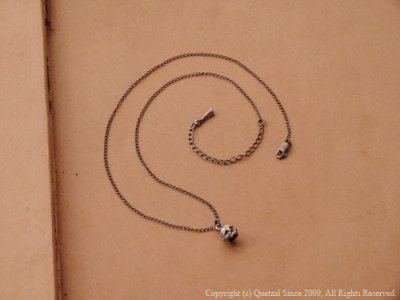 [スカルネックレス]ミニタナトスネックレス（シルバー）/Quetzal（ケツァール）