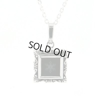 雪の結晶が彫刻されたオニキスプレート snowflake of sculpture / cooldust