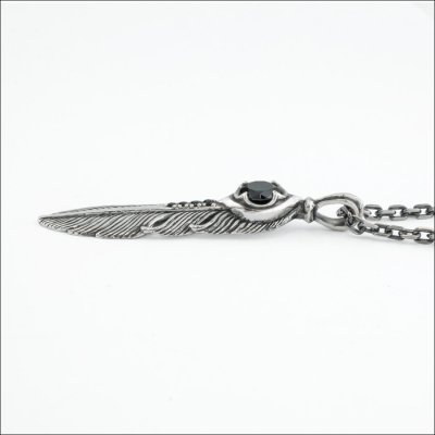 イカロスフェザーペンダント(スモール:ブラック) アルテミスクラシック