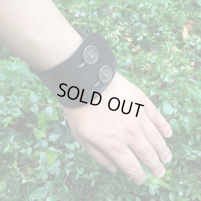 アークシルバーアクセサリーズ/リリーボタン ダブルレザーブレスレット（ブラック）