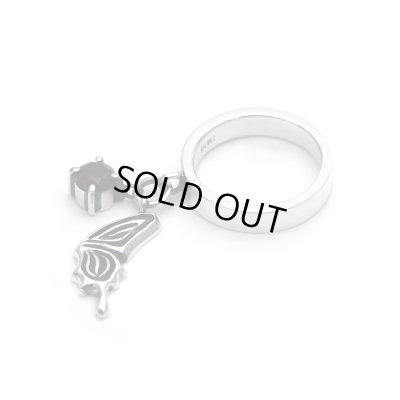 片羽と宝石 蝶のチャームリング｜FUNKOUTS-ageha【ファンクアウツ-アゲハ】