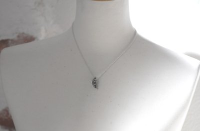 片羽の誕生石ペンダント｜FUNKOUTS-ageha【ファンクアウツ-アゲハ】