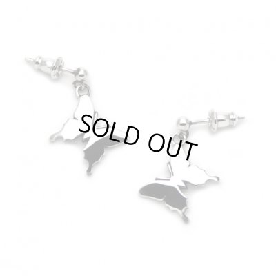 輝く蝶のシンプルピアス　蝶のアクセサリーageha（アゲハ）