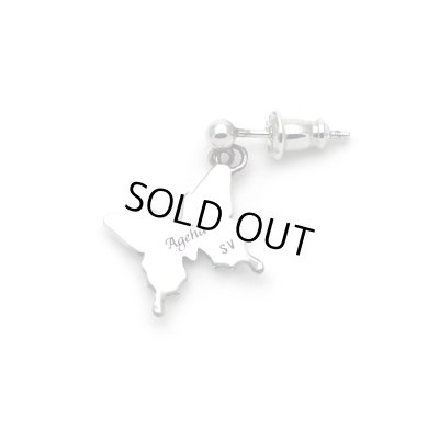 輝く蝶のシンプルピアス　蝶のアクセサリーageha（アゲハ）