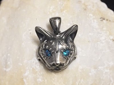 【ネコ 猫ネックレス】Cait Sith has Blue CZ Eyes|gush(ガッシュ)