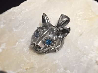 【ネコ 猫ネックレス】Cait Sith has Blue CZ Eyes|gush(ガッシュ)