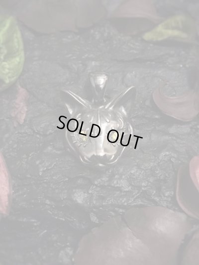 【ネコ 猫ネックレス】Cait Sith has Yellow CZ Eyes｜gush（ガッシュ）