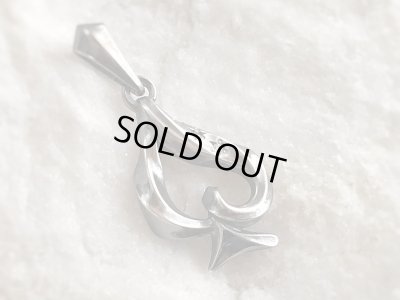 【スペード ネックレス】Twisted Spade（Stone Setting Style / CZ）｜gush（ガッシュ）