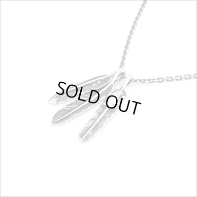 トリプルフェザーペンダント/ Artemis Classic/アルテミスクラシック