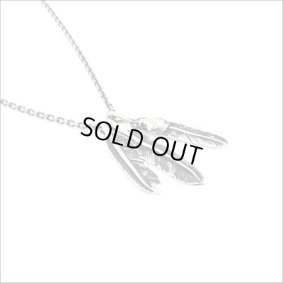 トリプルフェザーペンダント/ Artemis Classic/アルテミスクラシック